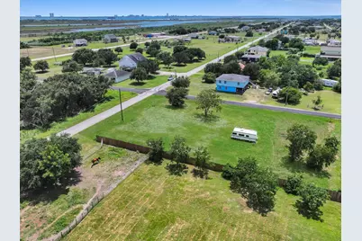 2101 Madison, Crystal Beach, TX 77650 - Photo 12
