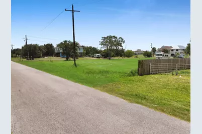 2101 Madison, Crystal Beach, TX 77650 - Photo 8
