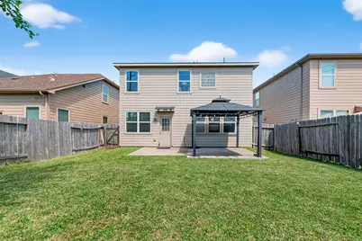 9106 Fuqua Breeze Drive, Houston, TX 77075 - Photo 38