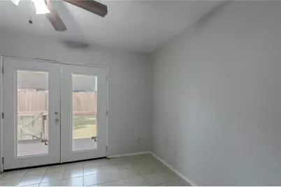 2521 Crosstimbers Street #B1, Huntsville, TX 77320 - Photo 12