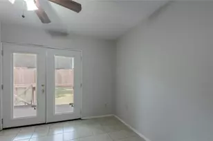 2521 Crosstimbers St, Huntsville, TX 77320 - Photo 12