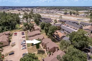 2521 Crosstimbers St, Huntsville, TX 77320 - Photo 2
