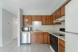 2521 Crosstimbers St, Huntsville, TX 77320 - Photo 16
