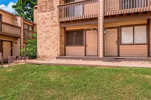 2521 Crosstimbers St, Huntsville, TX 77320 - Photo 4