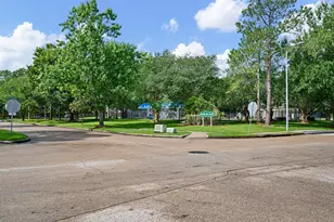 1606 Mabry Mill Rd, Houston, TX 77062 - Photo 32