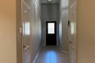 210 Woodside Ct, Clute, TX 77531 - Photo 2