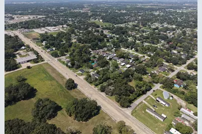4008 Colorado Ave, Dickinson, TX 77539 - Photo 2