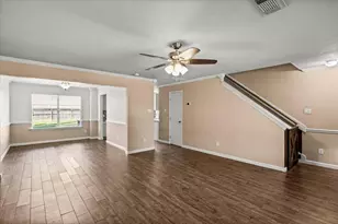 158 Bristol Bend Ln, Dickinson, TX 77539 - Photo 6