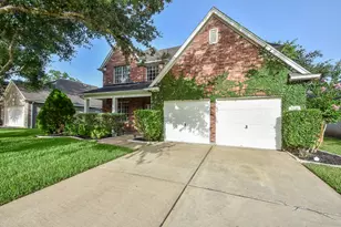 1211 Deerbrook Dr, Sugar Land, TX 77479 - Photo 2