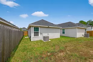 16854 N Marie Vlg Dr, Conroe, TX 77306 - Photo 12