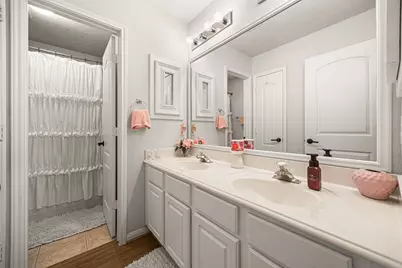 1489 Garden Lakes Drive, Friendswood, TX 77546 - Photo 14