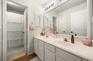 1489 Garden Lakes Dr, Friendswood, TX 77546 - Photo 14