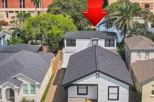 4006 Ave R 1/2 Rear, Galveston, TX 77550 - Photo 4