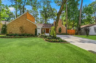 76 Woodhaven Wood Dr, The Woodlands, TX 77380 - Photo 2