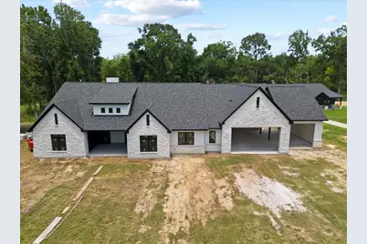 117 Daisy Ln, Baytown, TX 77523 - Photo 1