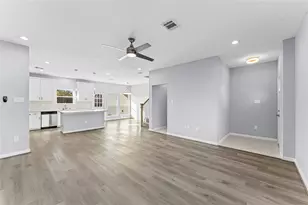 8211 James Franklin St, Houston, TX 77088 - Photo 10