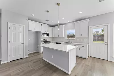 8211 James Franklin Street, Houston, TX 77088 - Photo 4