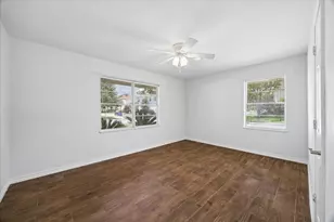 4901 Valerie St, Bellaire, TX 77401 - Photo 4