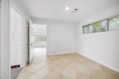 4901 Valerie Street, Bellaire, TX 77401 - Photo 8