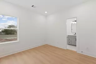 253 De Boll St, Houston, TX 77022 - Photo 22
