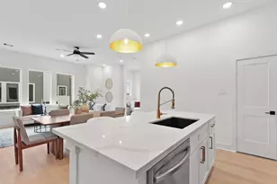 253 De Boll St, Houston, TX 77022 - Photo 18