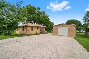 21 Clearview St, Point Blank, TX 77364 - Photo 2