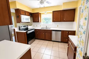 2219 S Belmont Dr, Richmond, TX 77469 - Photo 6