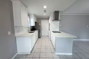 10815 Sagecrest Ln, Houston, TX 77089 - Photo 12