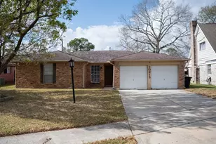 10815 Sagecrest Ln, Houston, TX 77089 - Photo 2
