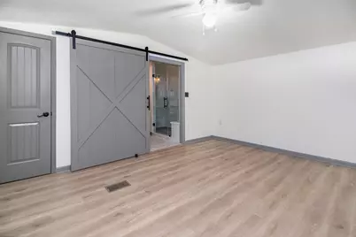 6506 N Martin Luther King Avenue, Hitchcock, TX 77563 - Photo 12