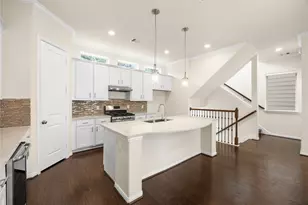 8911 Wind Springs Dr, Houston, TX 77080 - Photo 2