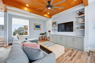 4118 Defender Ln, Galveston, TX 77554 - Photo 10