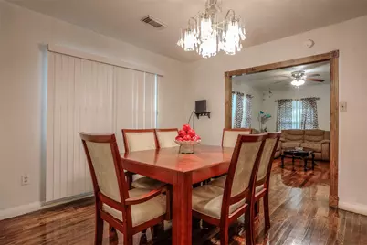 9226 E Avenue Q, Houston, TX 77012 - Photo 8