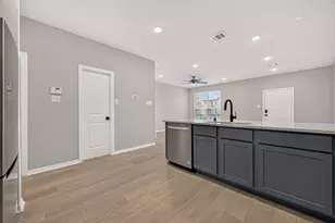 8033 Scanlan Trl, Missouri City, TX 77459 - Photo 14