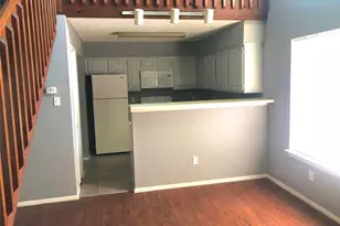 200 Pecan Dr, League City, TX 77573 - Photo 2