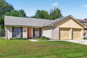 9815 Kerry Glen Ln, Houston, TX 77078 - Photo 2