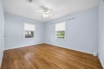 2202 Lazybrook Drive, Houston, TX 77008 - Photo 8