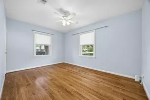 2202 Lazybrook Dr, Houston, TX 77008 - Photo 8
