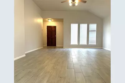 9019 N Ferndale Place Drive, Houston, TX 77064 - Photo 4