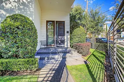 1004 California Street #101, Houston, TX 77006 - Photo 2