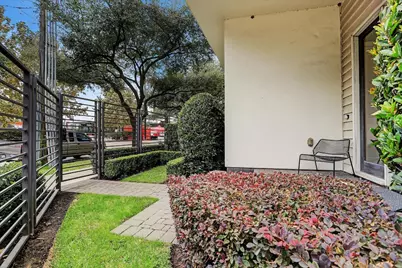 1004 California Street #101, Houston, TX 77006 - Photo 4