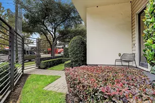 1004 California St, Houston, TX 77006 - Photo 4