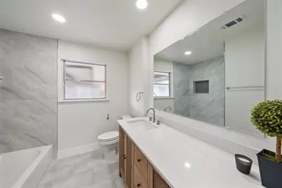 124 Lazy Lane, Baytown, TX 77520 - Photo 12