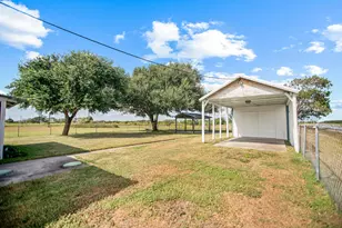 124 Hopper Rd, Tivoli, TX 77990 - Photo 8