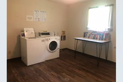 709 W Witt St, Wolfe City, TX 75496 - Photo 8