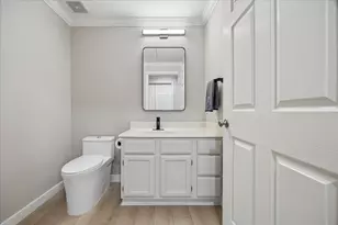2100 Welch St, Houston, TX 77019 - Photo 8