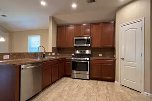 211 Hawks View Dr, La Marque, TX 77568 - Photo 6