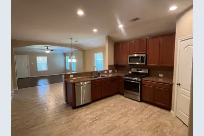 211 Hawks View Drive, La Marque, TX 77568 - Photo 8