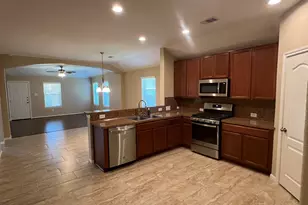 211 Hawks View Dr, La Marque, TX 77568 - Photo 8