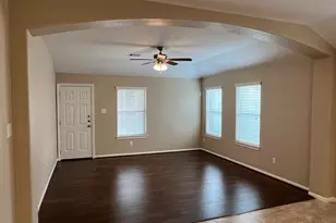 211 Hawks View Dr, La Marque, TX 77568 - Photo 10